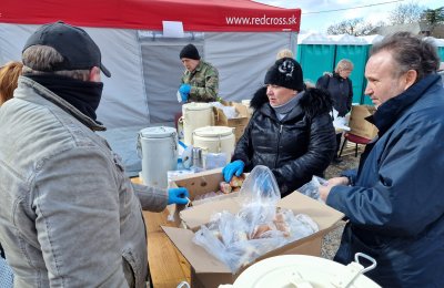 Nemocnica pomáha na hraničnom priechode Veľké Slemence.